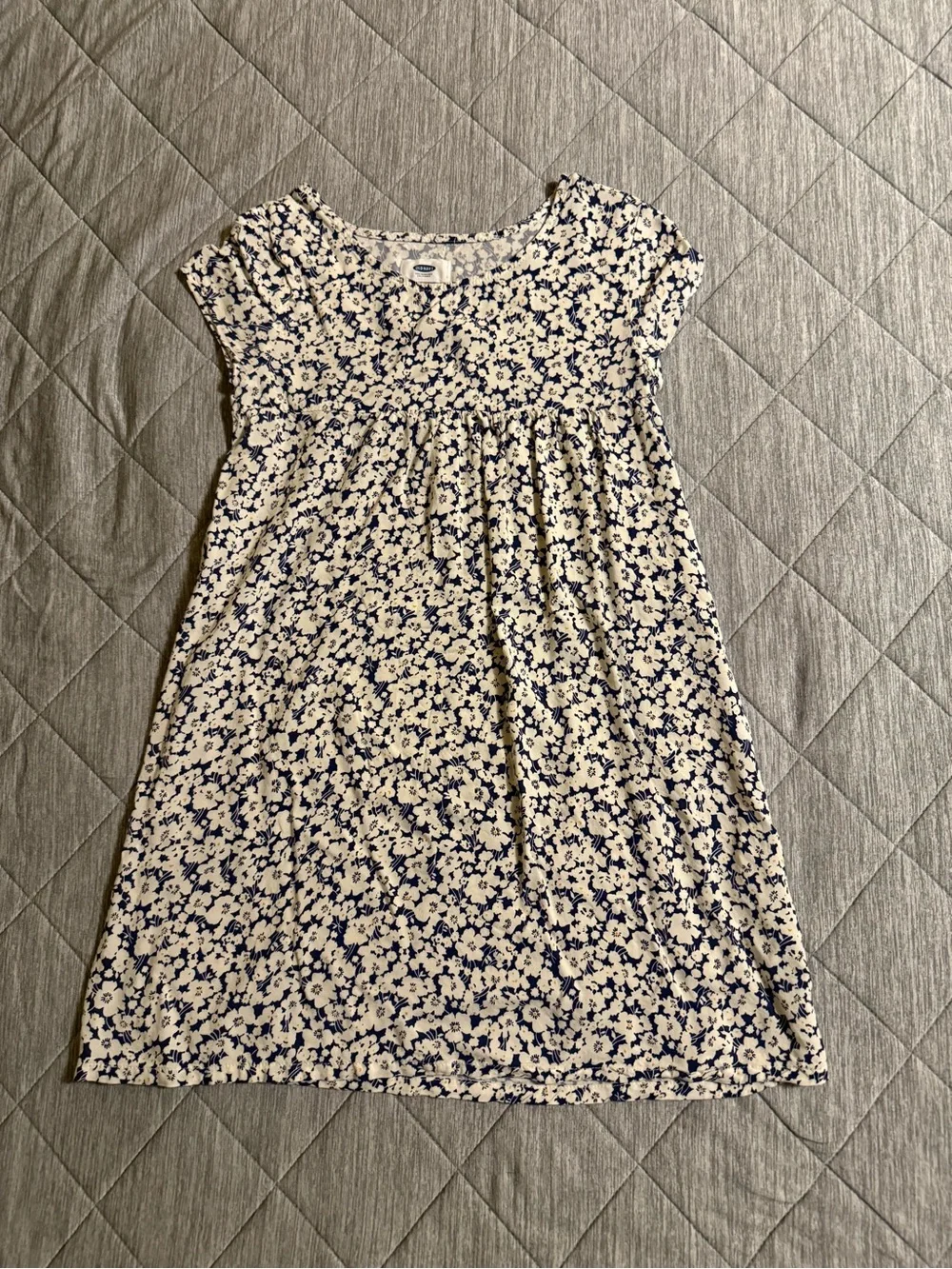 Old Navy White and Navy Floral Casual Dress